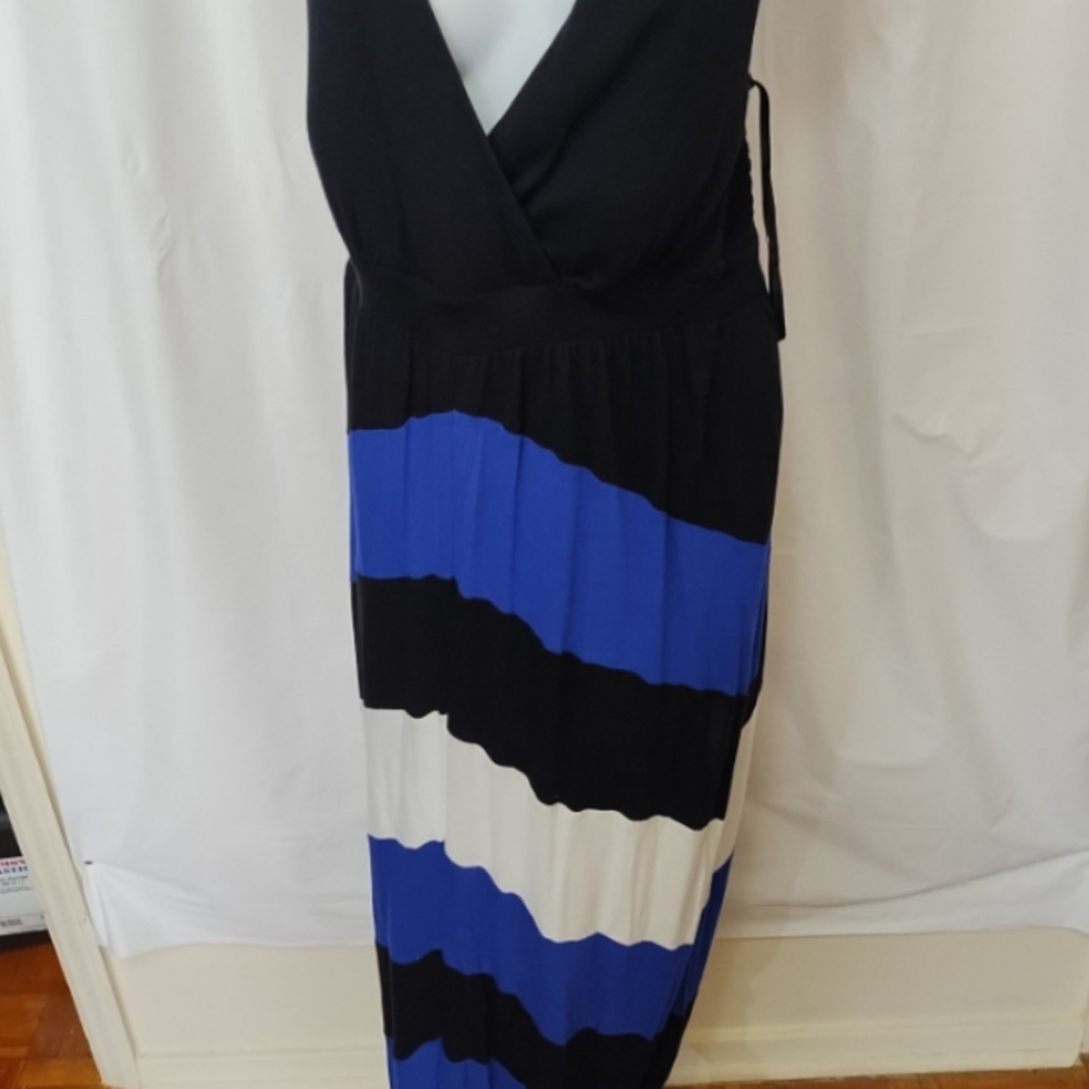 INC International Concepts Black and Blue Sleeveless V-neck Maxi Sundress